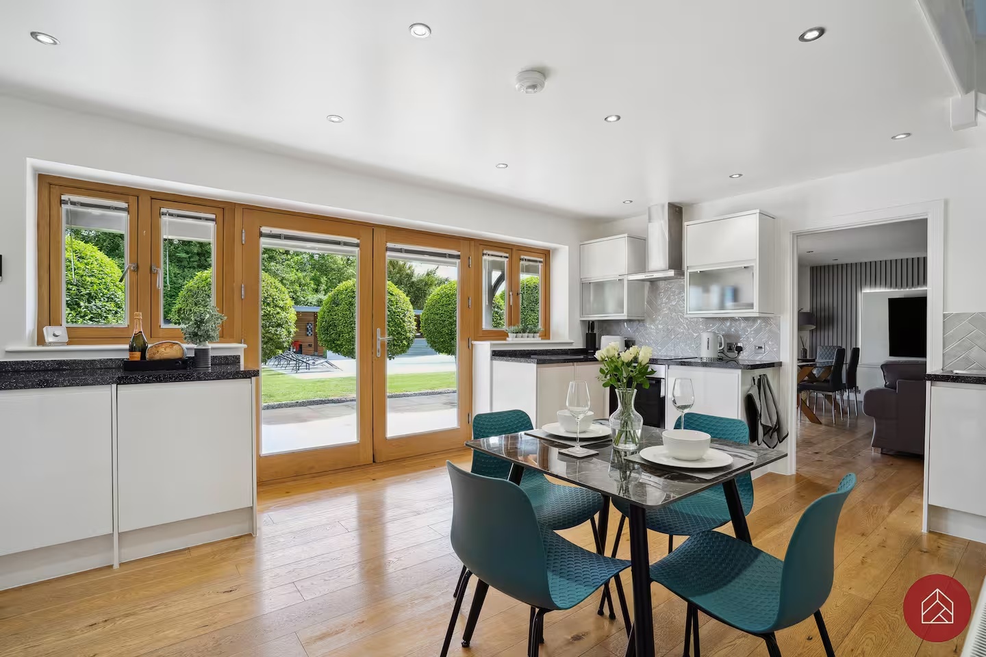 Fully equipped contemporary kitchen
